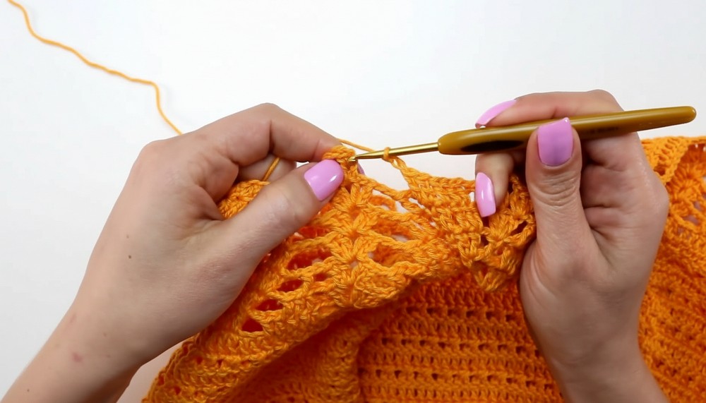 Crochet V-neckline Top