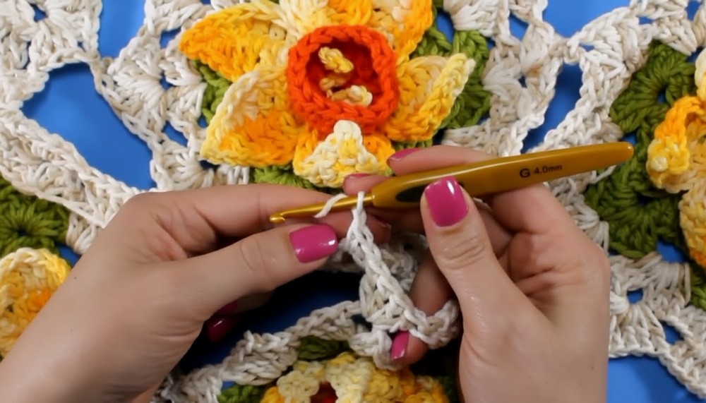 Crochet Flower Doily Table