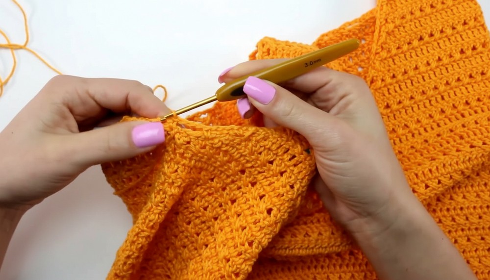Crochet V-neckline Top
