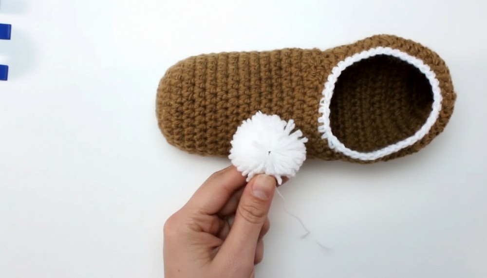 Crochet Slippers With Pom
