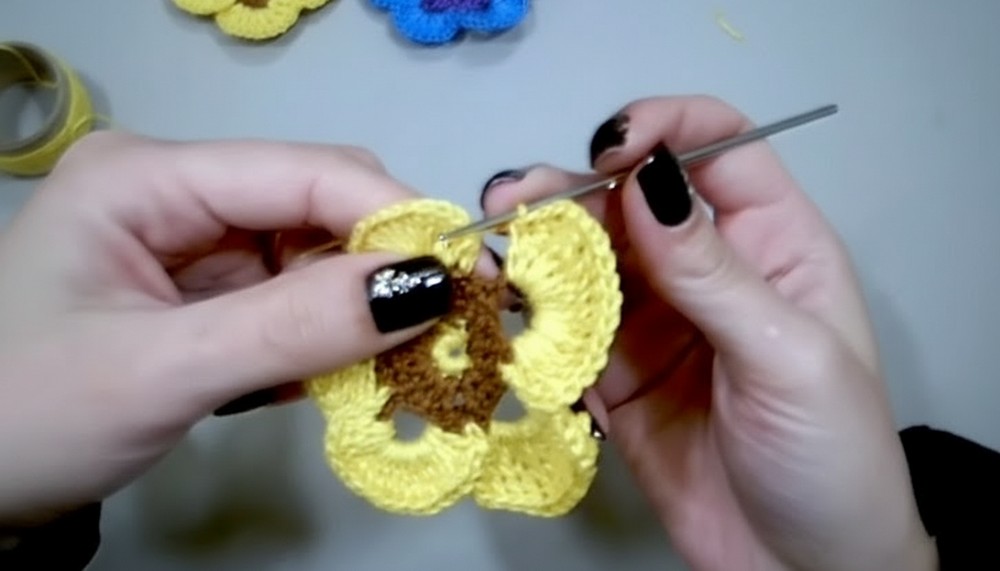 Crochet Pansy Flower