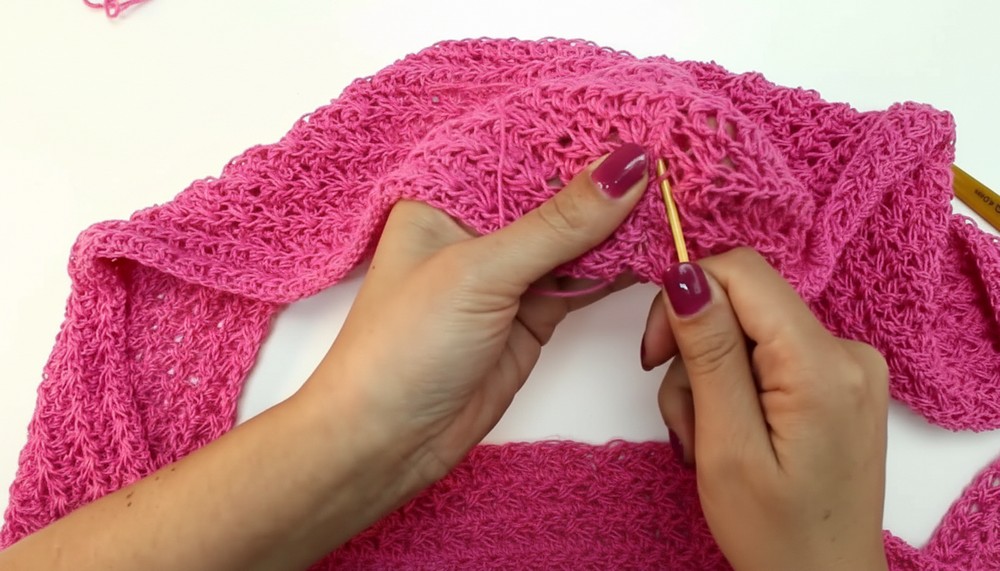 Crochet Beautiful Cowl Scarf