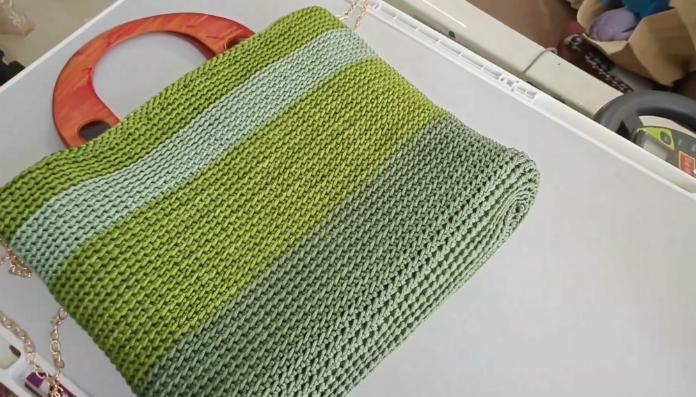 Crochet Bag With Wooden Handles