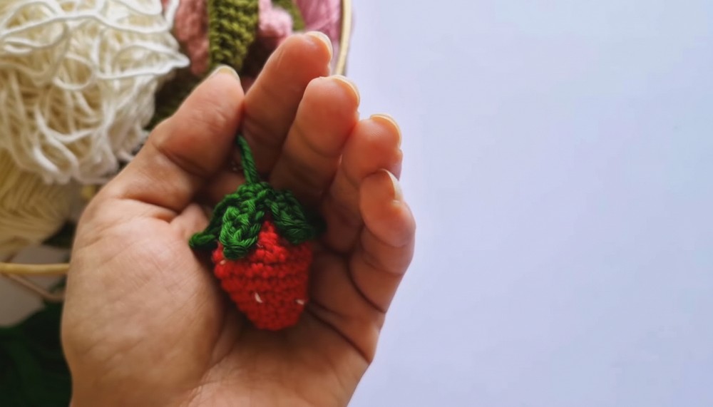 Crochet Strawberry Tutorial