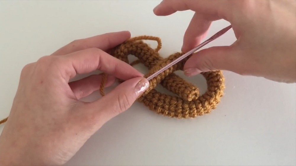 Crochet Amigurumi Pretzel