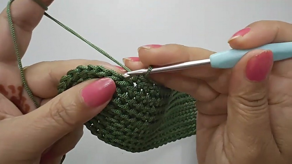 Crochet Bag With Wooden Handles
